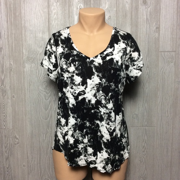 Simply Vera Vera Wang Tops - Simply Vera Black and White Stretch Top PLUS SIZE